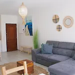 아파트 Caparica Sunny House Ii *